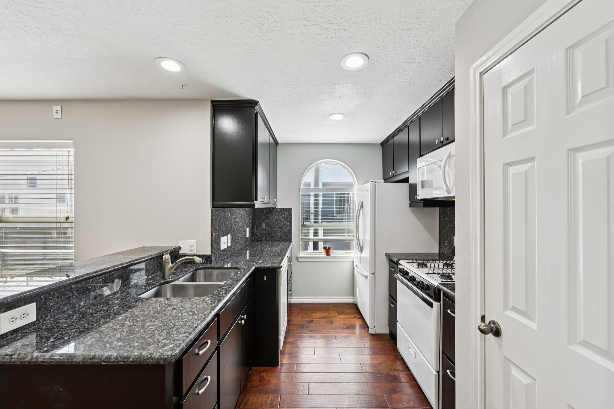 Bailey St-L1302-018.jpg