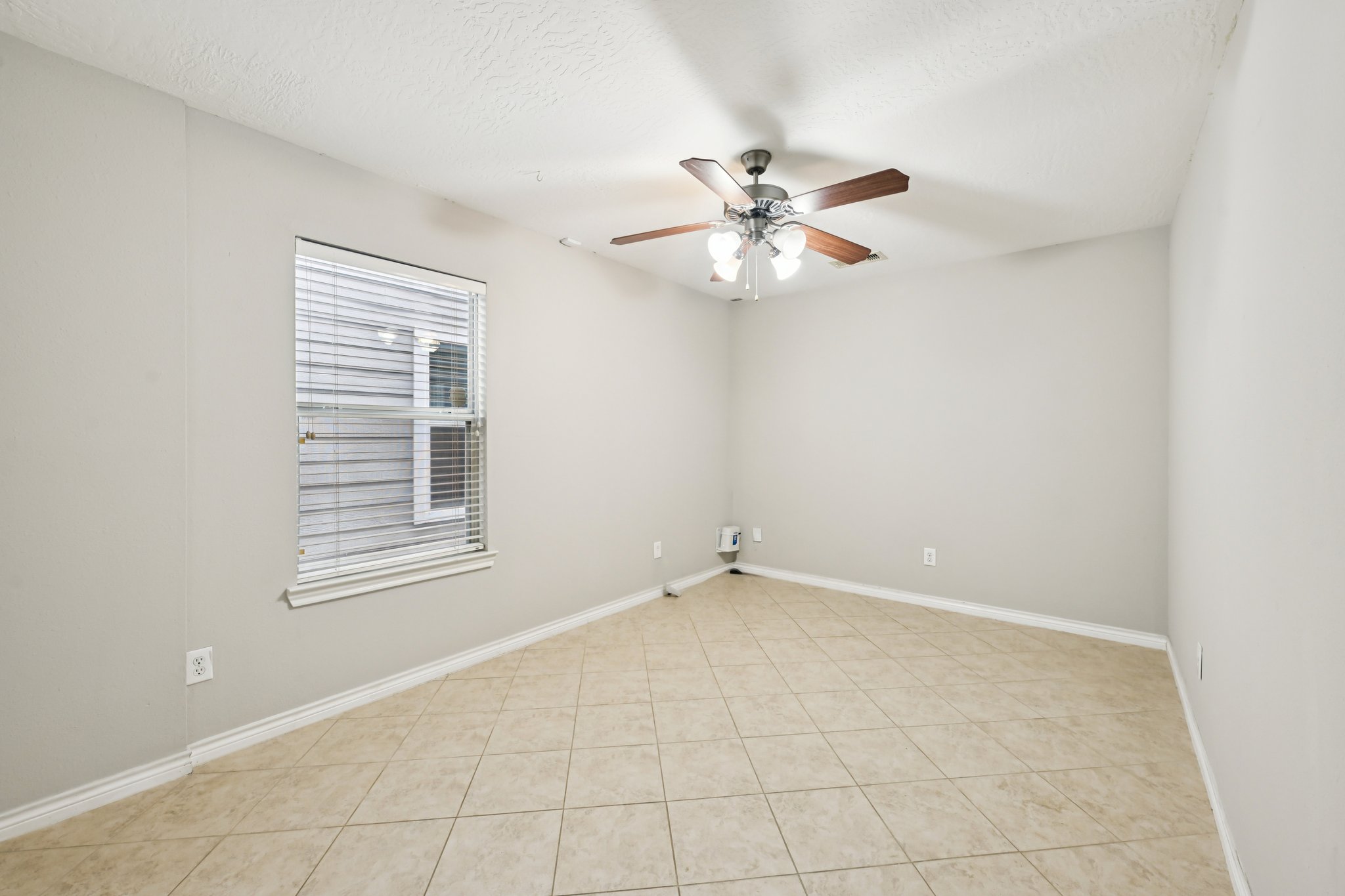 Bailey St-L1302-025.jpg