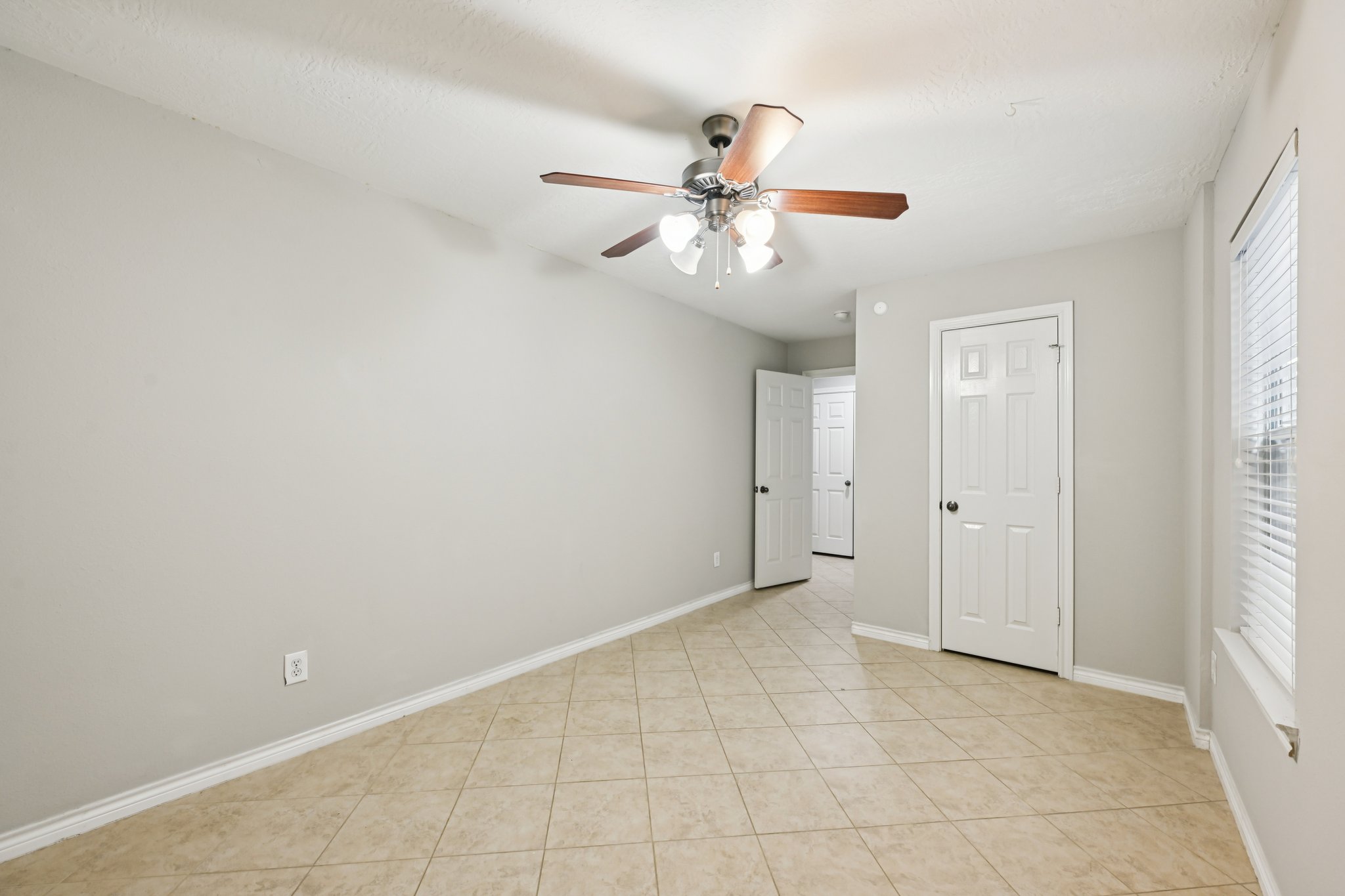 Bailey St-L1302-026.jpg