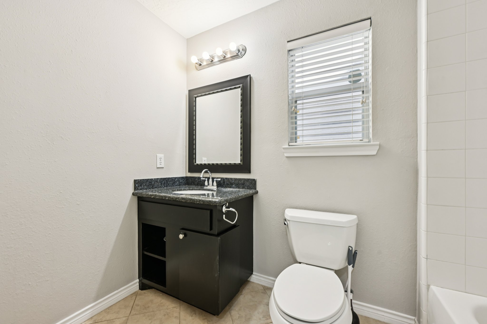 Bailey St-L1302-027.jpg