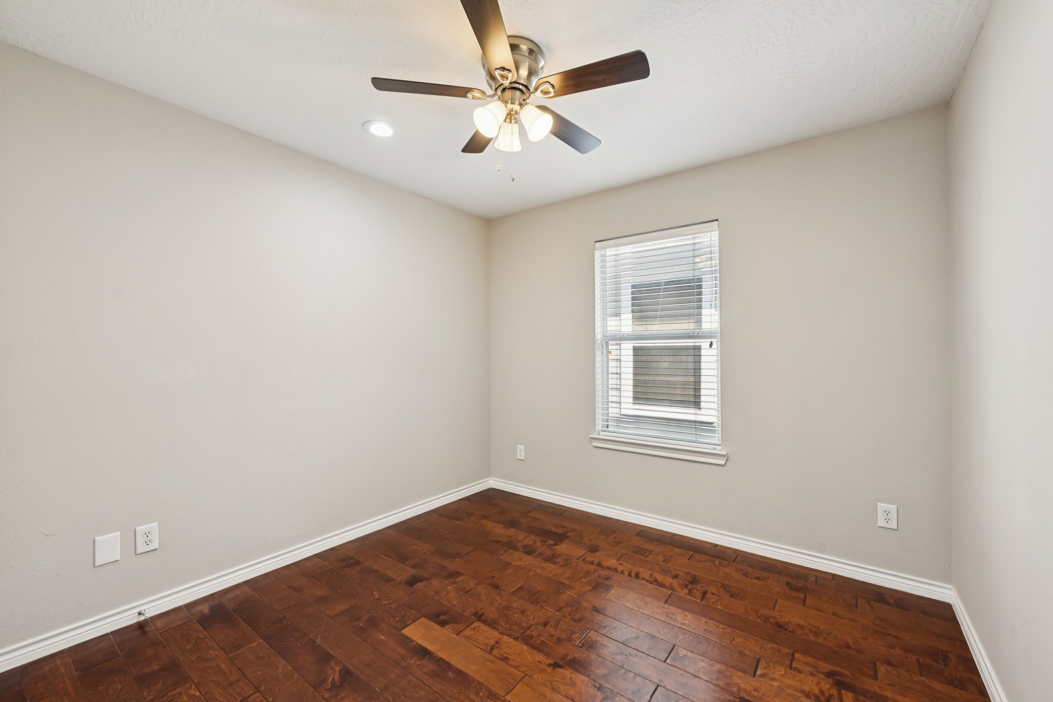 Bailey St-L1302-036.jpg