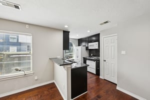 Bailey St-L1302-016.jpg