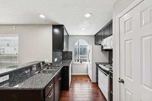 Bailey St-L1302-018.jpg