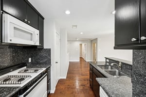 Bailey St-L1302-021.jpg