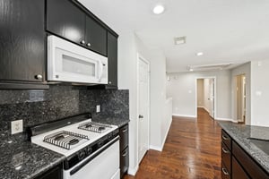 Bailey St-L1302-022.jpg