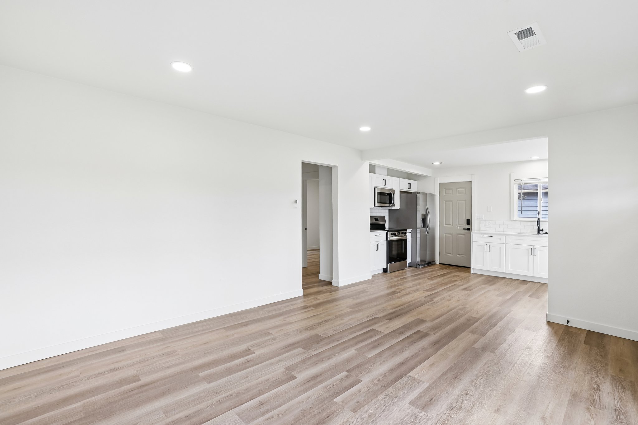 Baker St NE-S2904-010.jpg