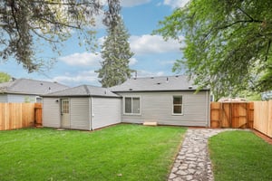 Baker St NE-S2904-031.jpg