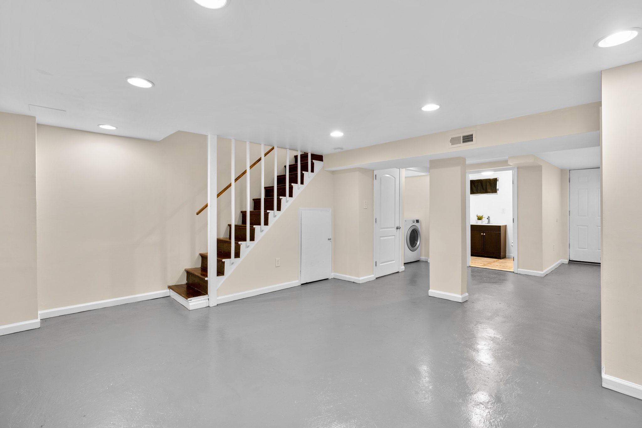 32. 1405 N Linwood Ave.jpg