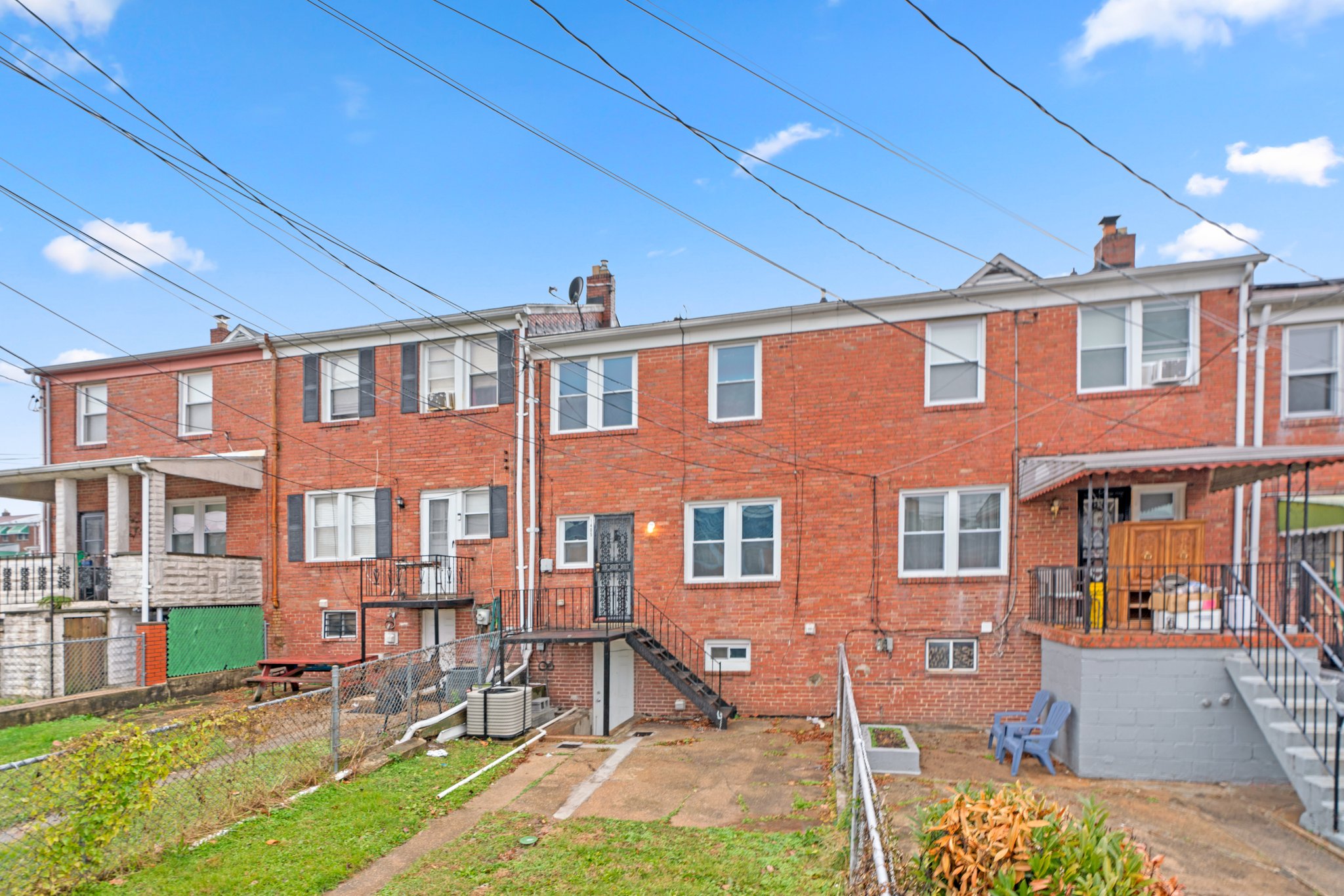 39. 1405 N Linwood Ave.jpg