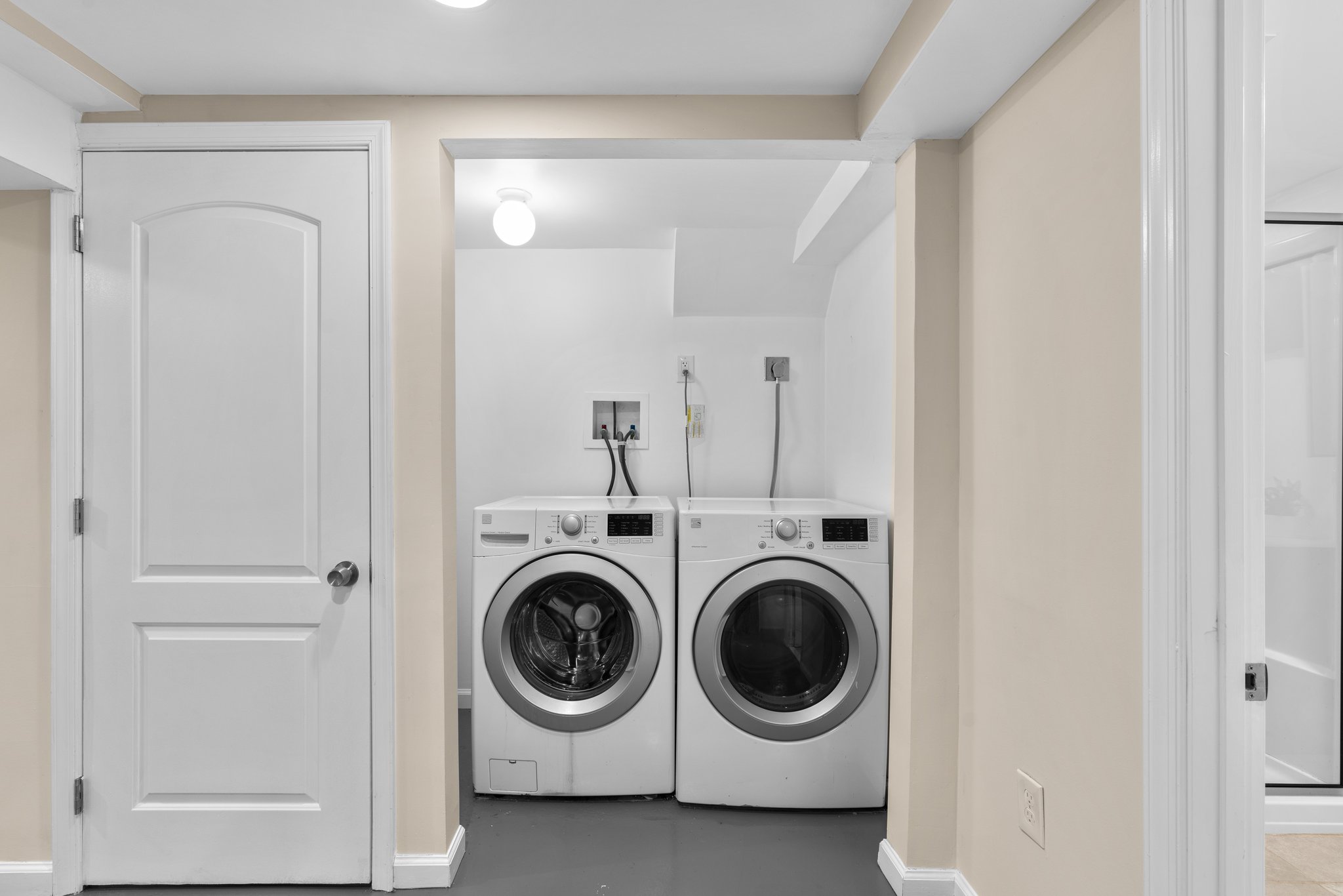 33. 1405 N Linwood Ave.jpg