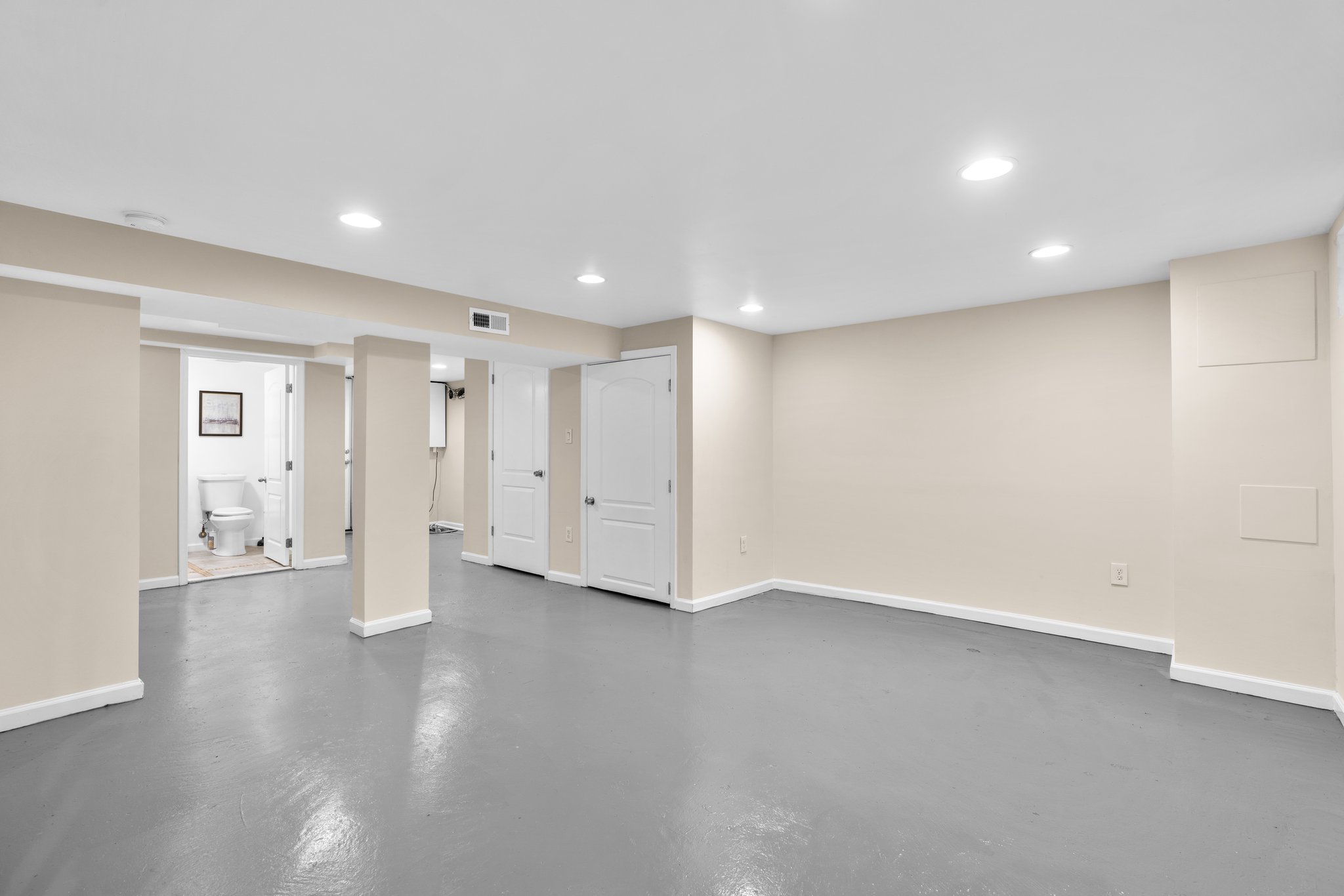 31. 1405 N Linwood Ave.jpg