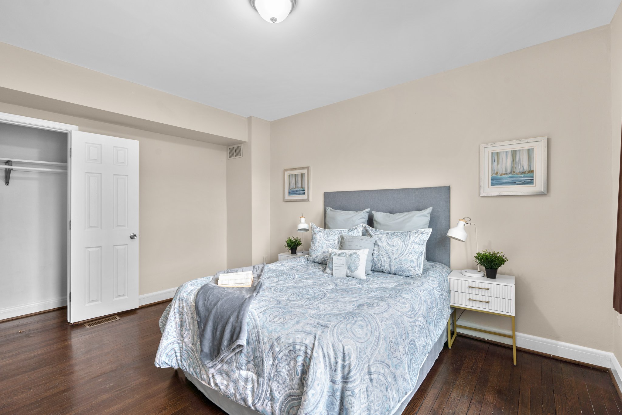 25. 1405 N Linwood Ave.jpg