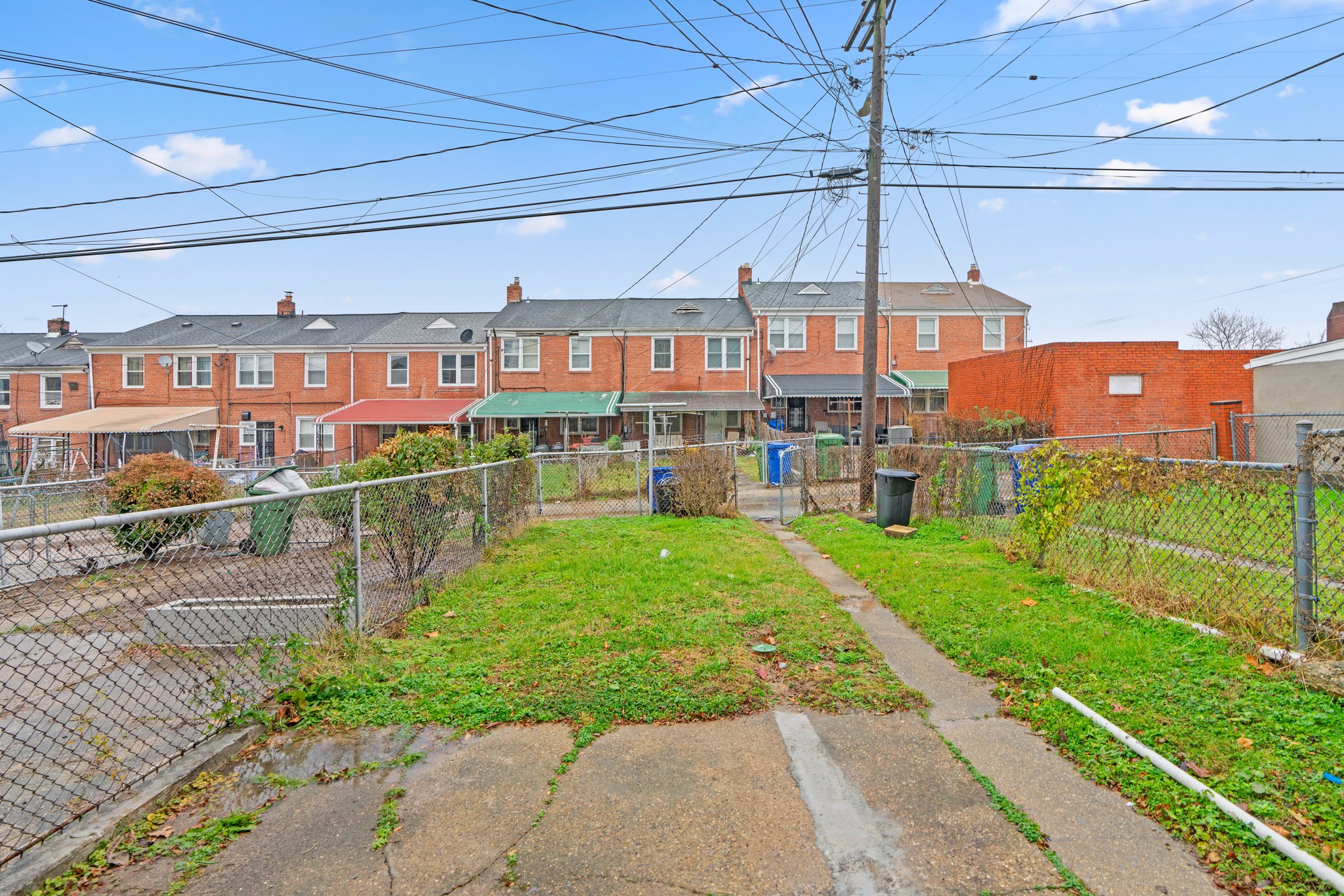 37. 1405 N Linwood Ave.jpg