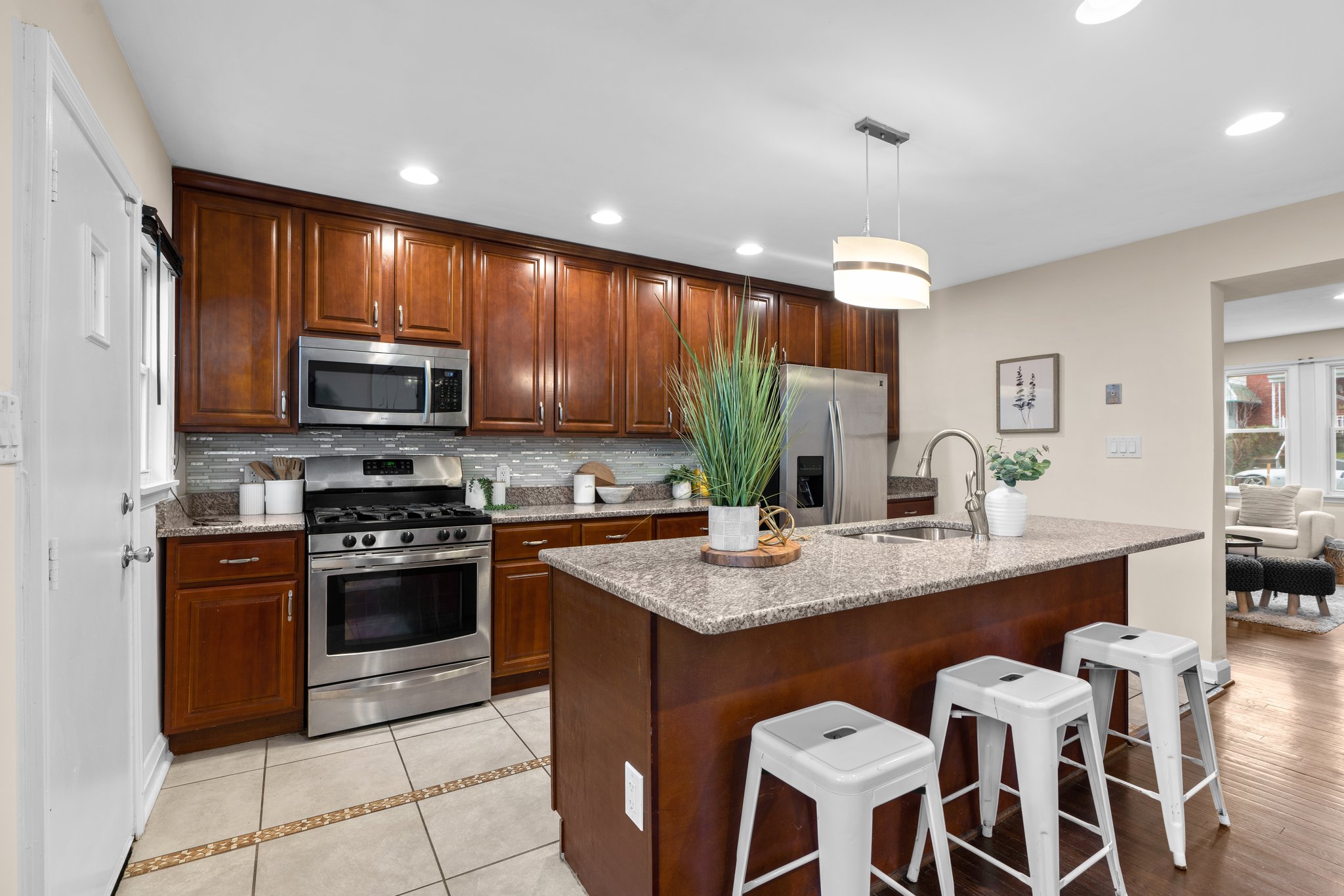 13. 1405 N Linwood Ave.jpg