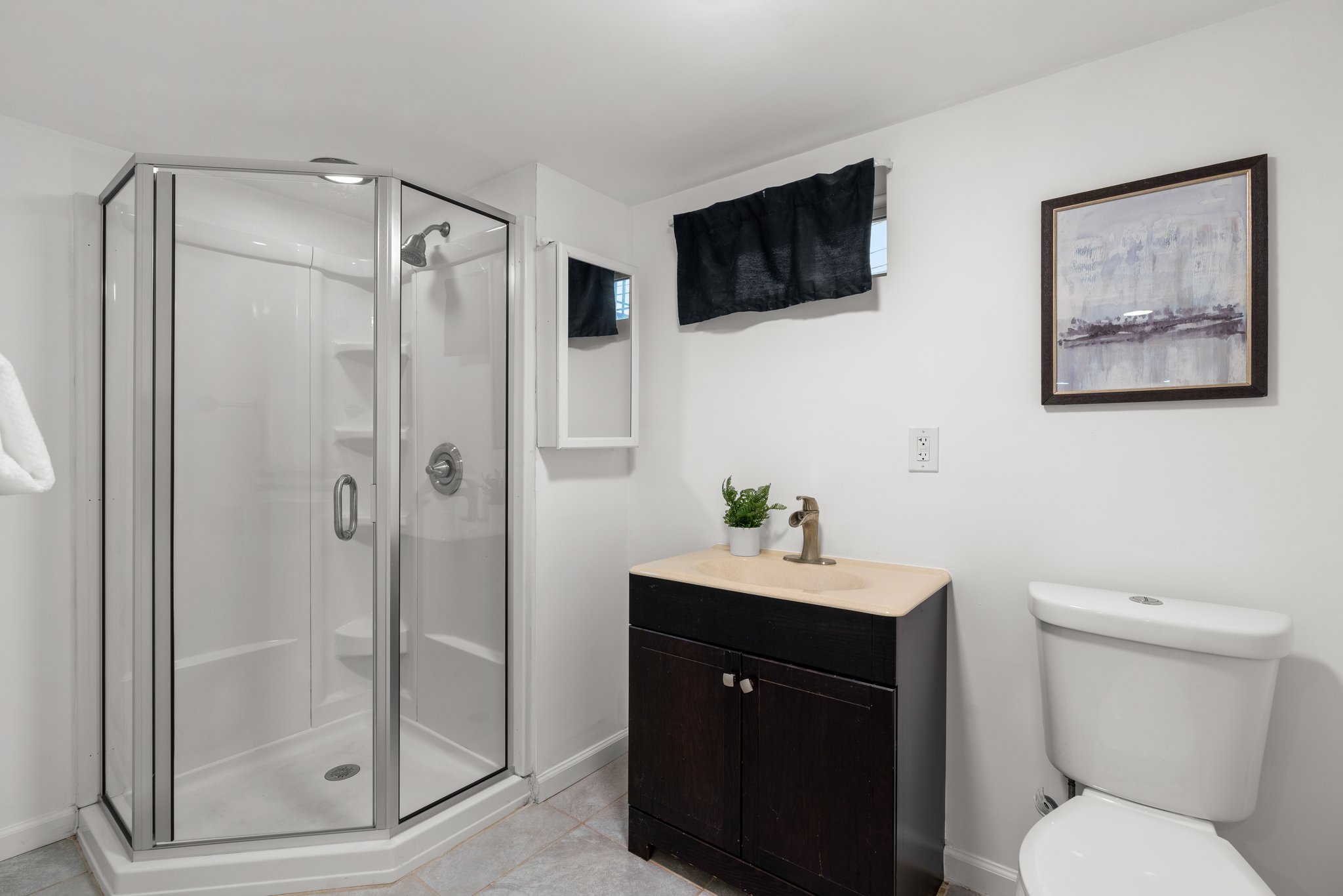 34. 1405 N Linwood Ave.jpg