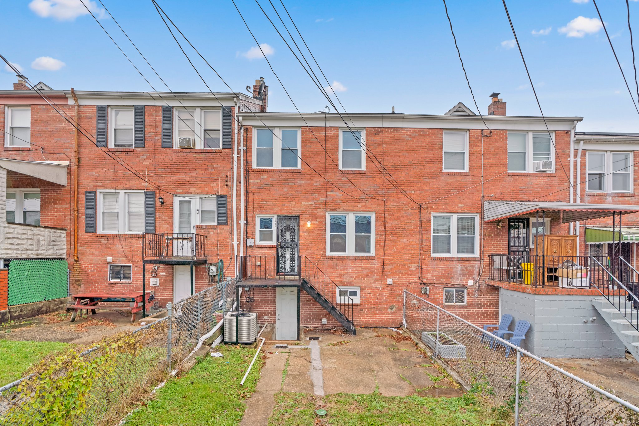 38. 1405 N Linwood Ave.jpg