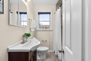 29. 1405 N Linwood Ave.jpg