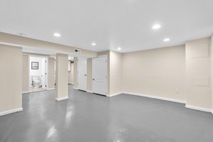 31. 1405 N Linwood Ave.jpg