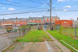 37. 1405 N Linwood Ave.jpg