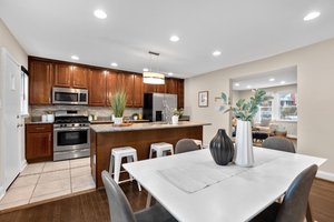 12. 1405 N Linwood Ave.jpg