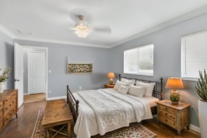 IMG_7505 virtually staged.jpeg