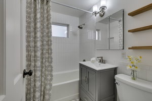 14052 Midvale Ave N, Seattle, WA 98133, USA Photo 18