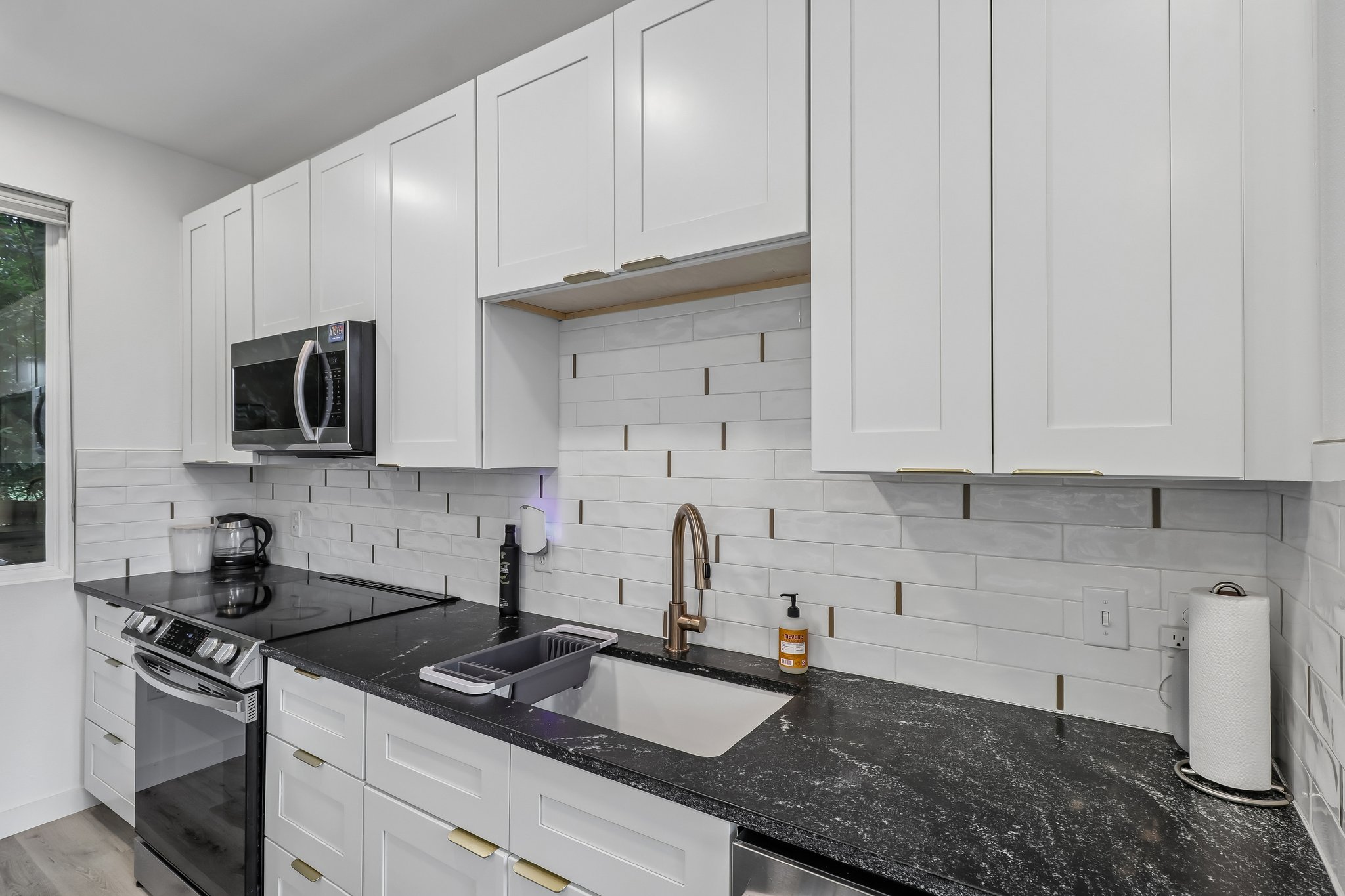 Camelot Cir 2-S2406-011.jpg