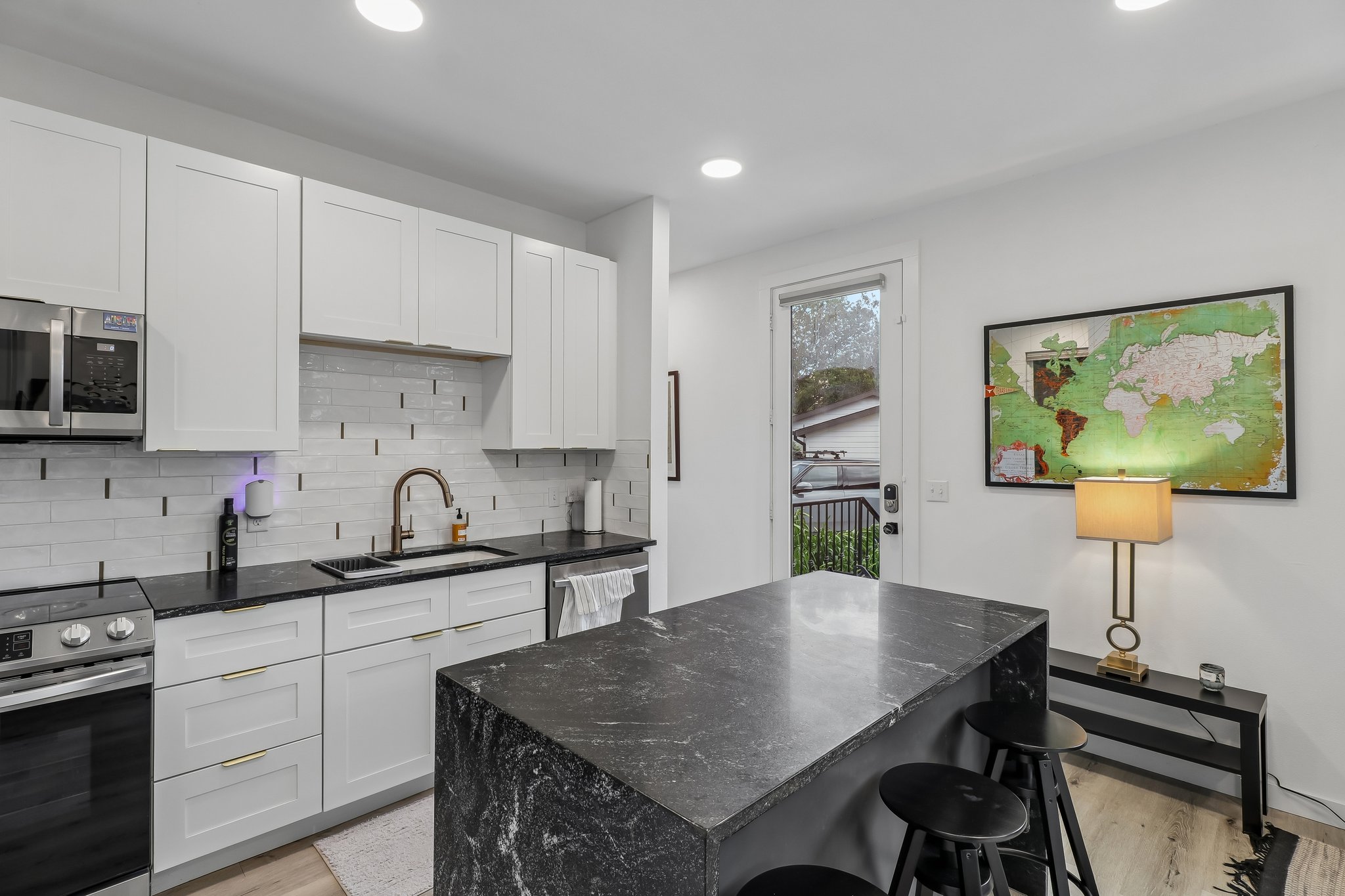 Camelot Cir 2-S2406-012.jpg