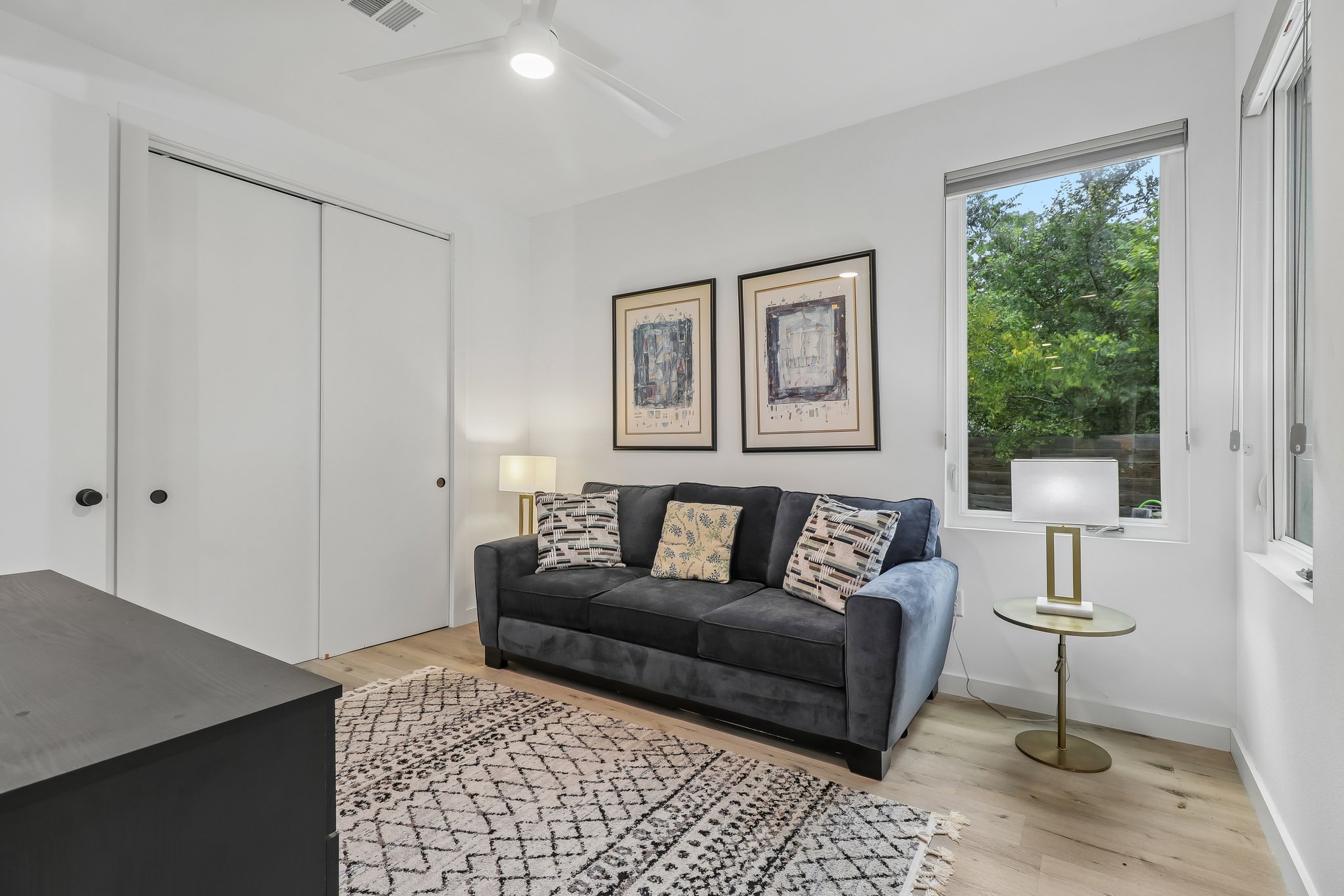 Camelot Cir 2-S2406-015.jpg