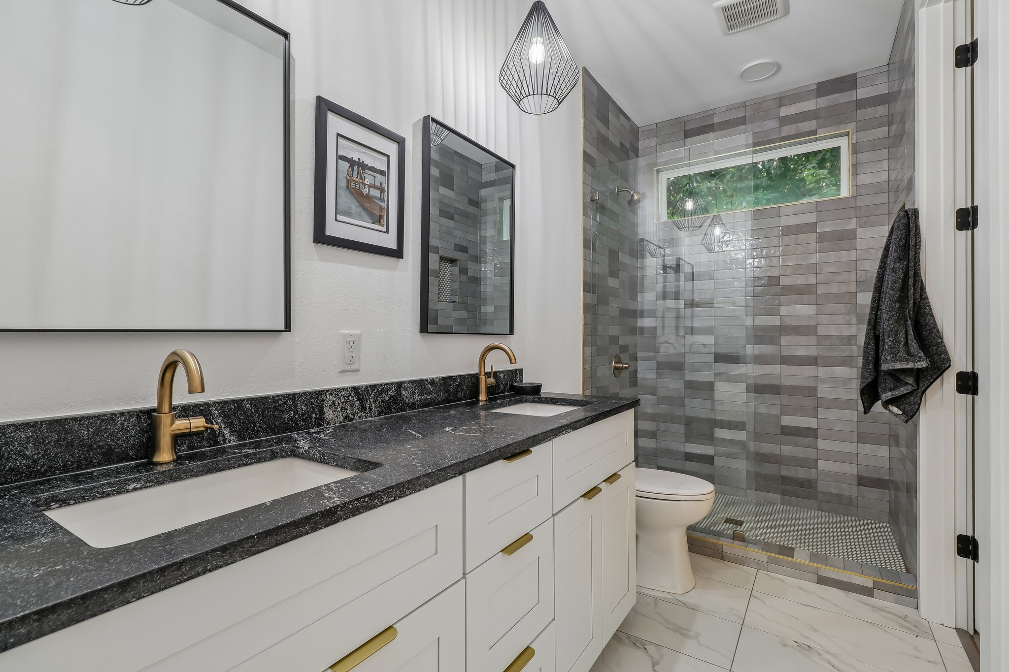 Camelot Cir 2-S2406-018.jpg