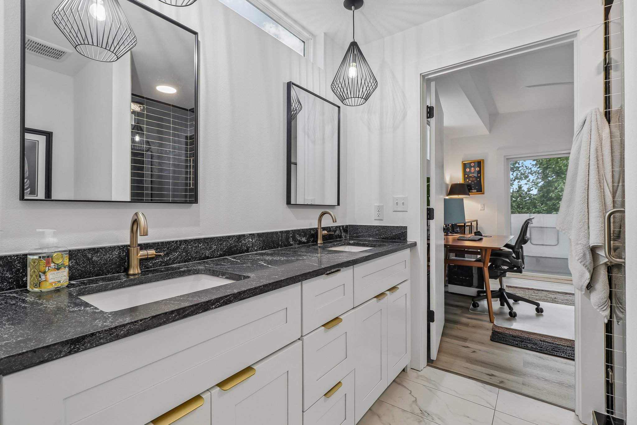 Camelot Cir 2-S2406-022.jpg