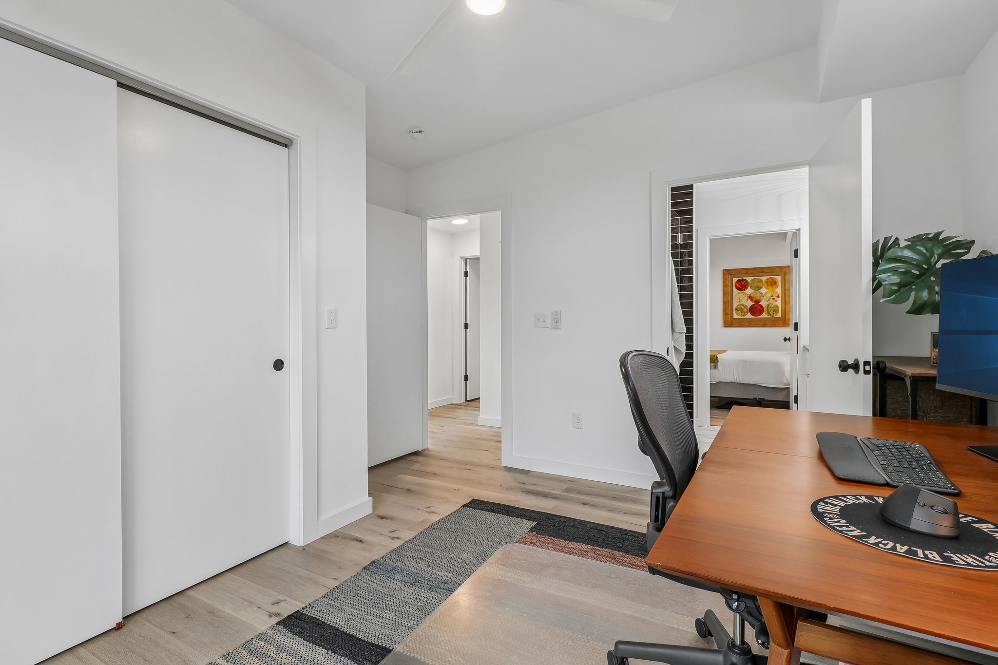 Camelot Cir 2-S2406-025.jpg
