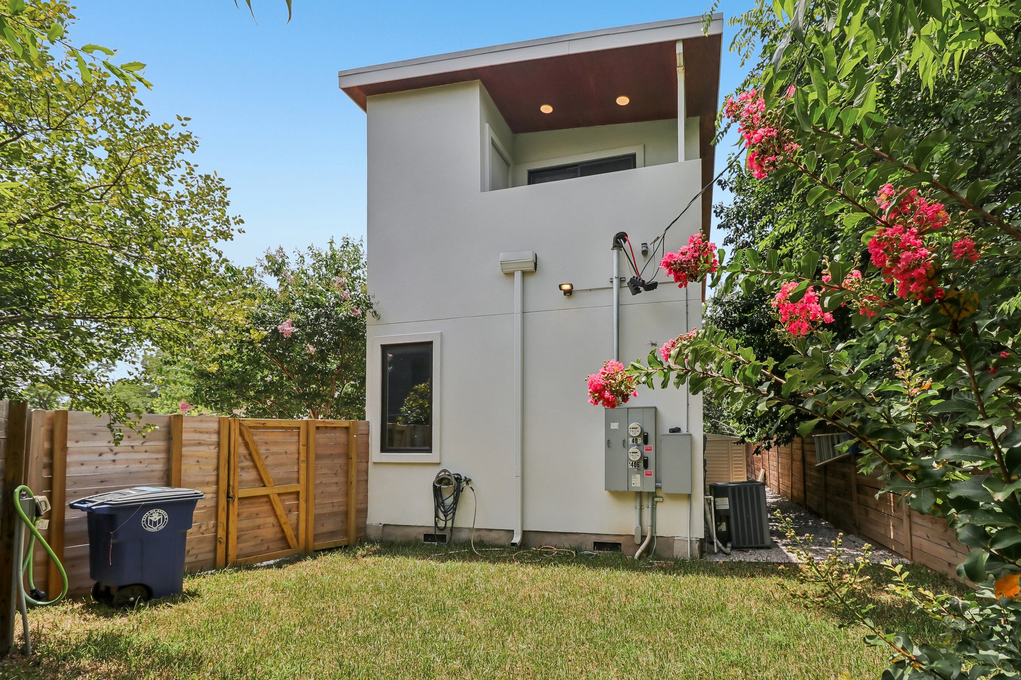 Camelot Cir 2-S2406-030.jpg
