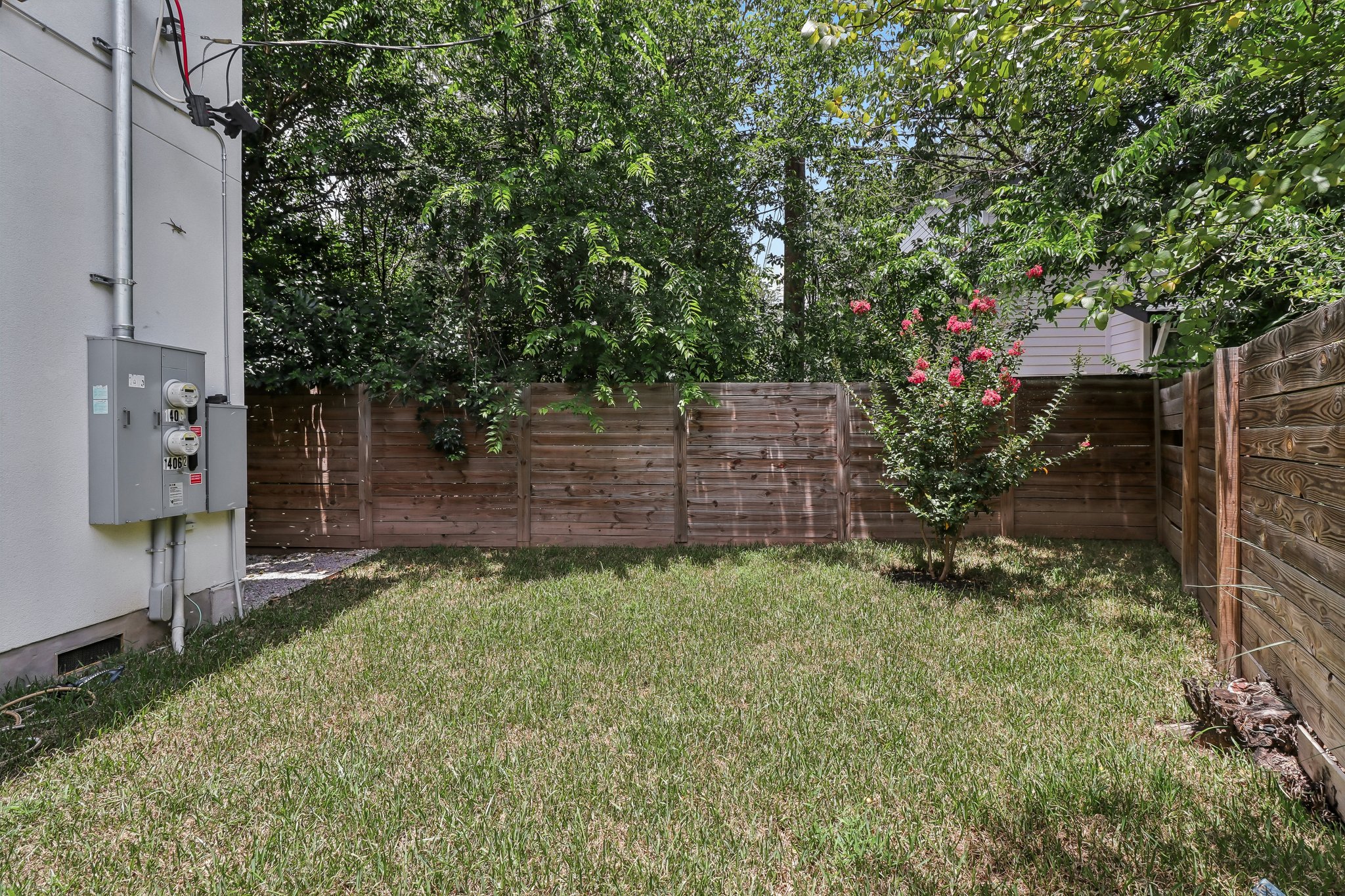 Camelot Cir 2-S2406-035.jpg