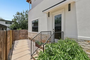 Camelot Cir 2-S2406-004.jpg