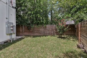Camelot Cir 2-S2406-035.jpg