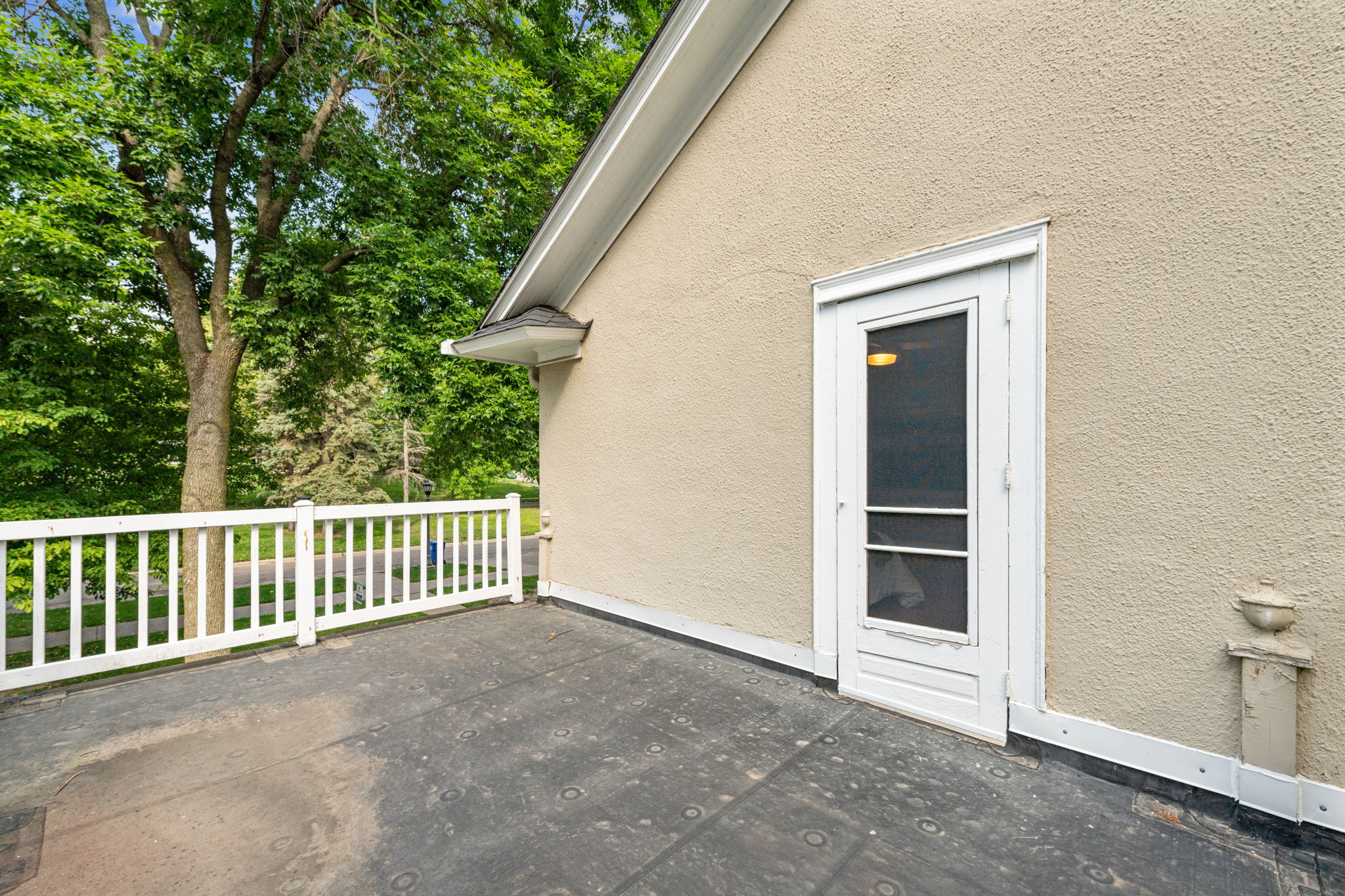 22_Exterior