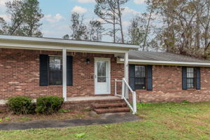 Front Porch/Entrance