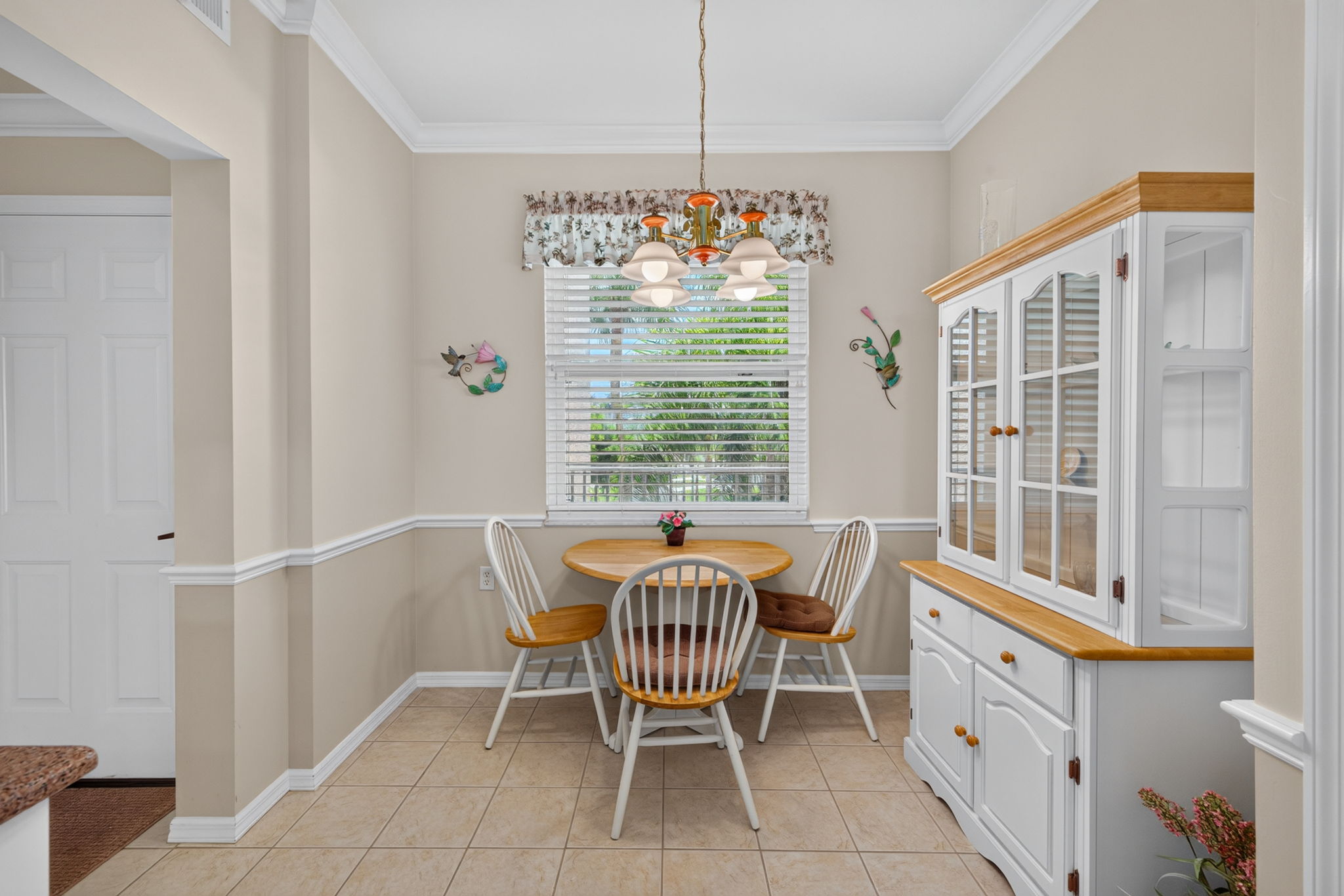 Breakfast Nook 1 of 2