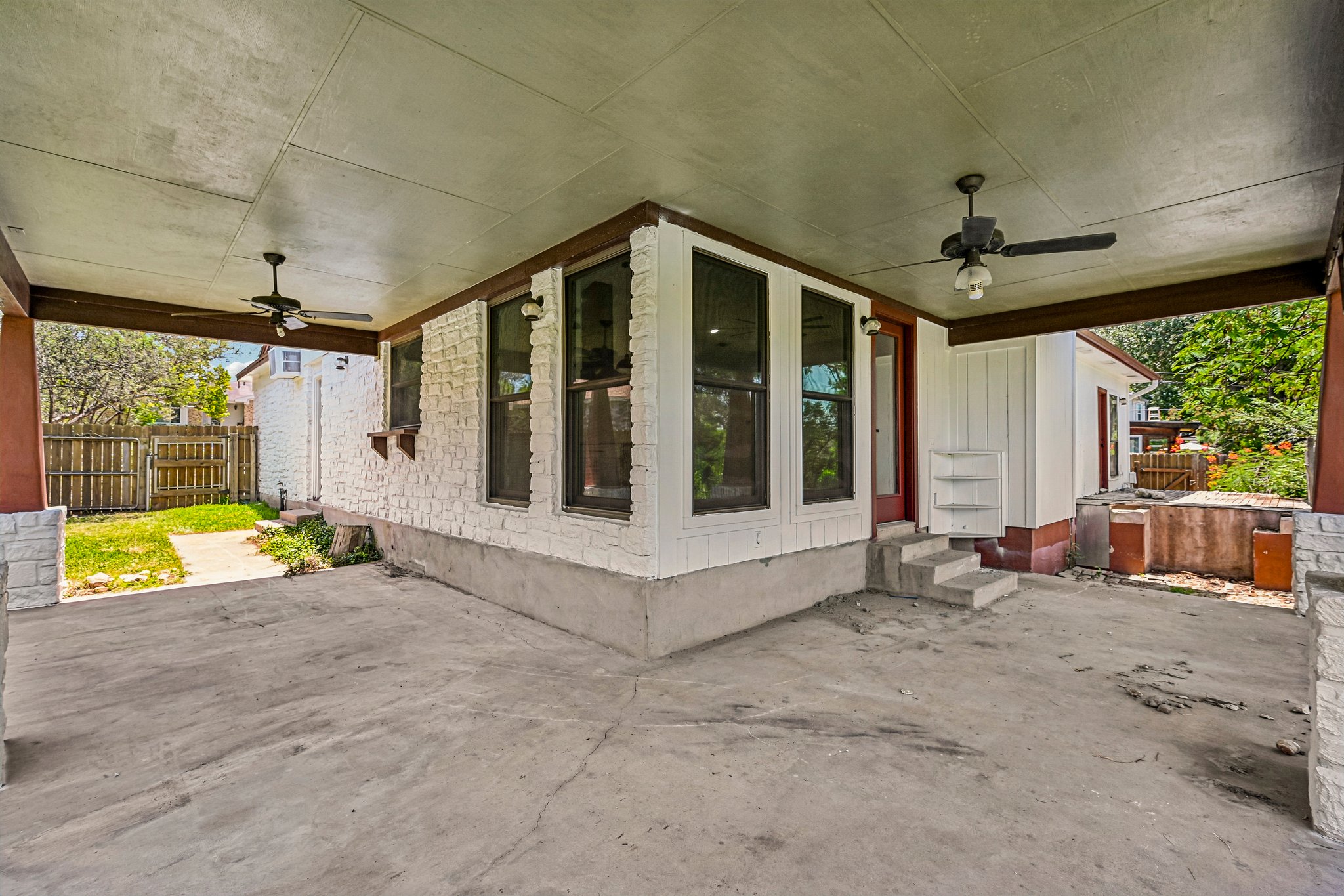 Gatlinburg Dr-S3107-049.jpg