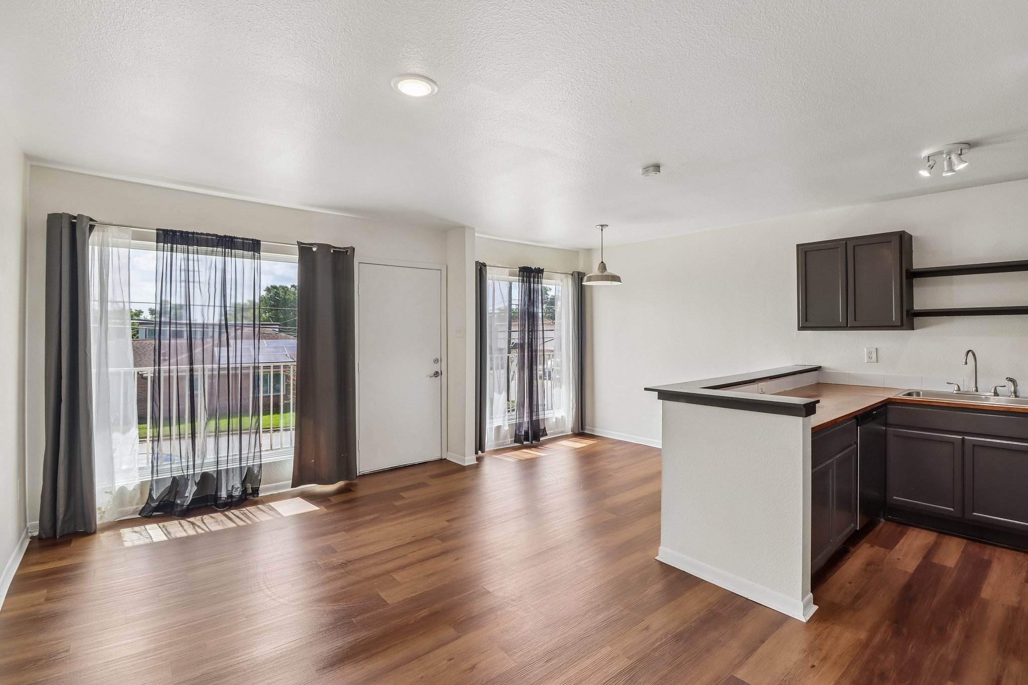 Hughes St-S1408-005.jpg