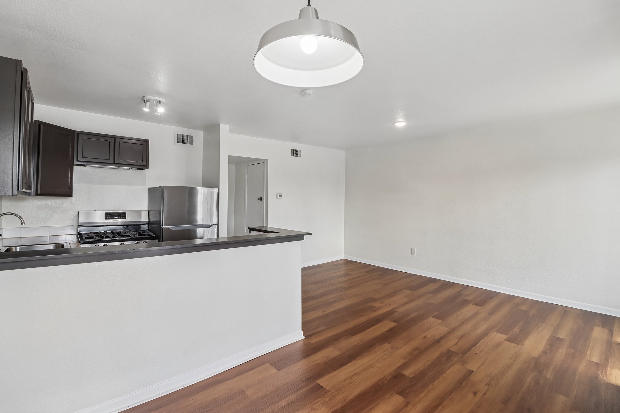 Hughes St-S1408-007.jpg