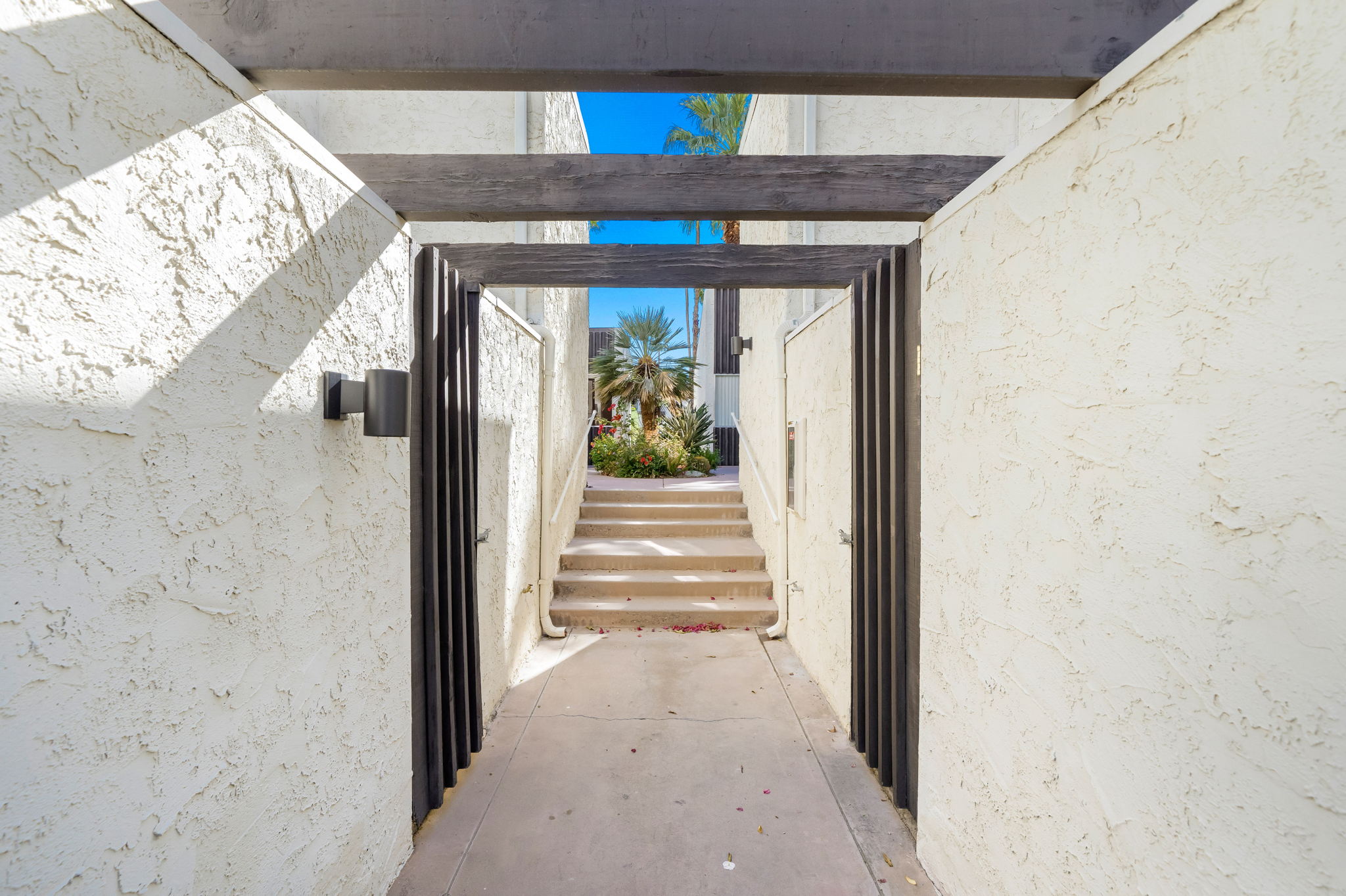 1408 S Camino Real, Palm Springs, CA 92264, USA Photo 8