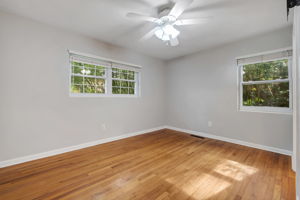 Photo 0