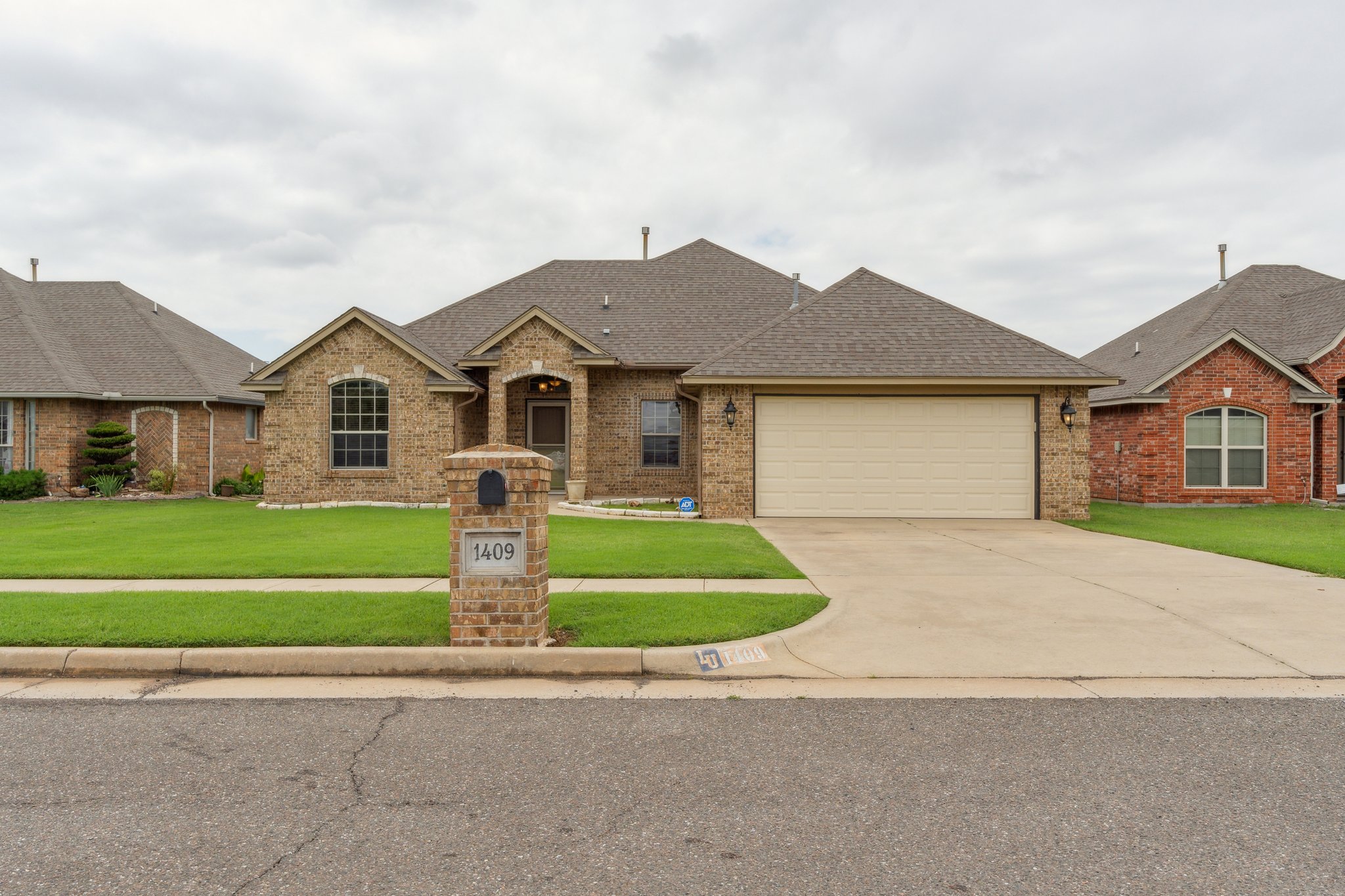 1409 Jordan Dr_005.jpg