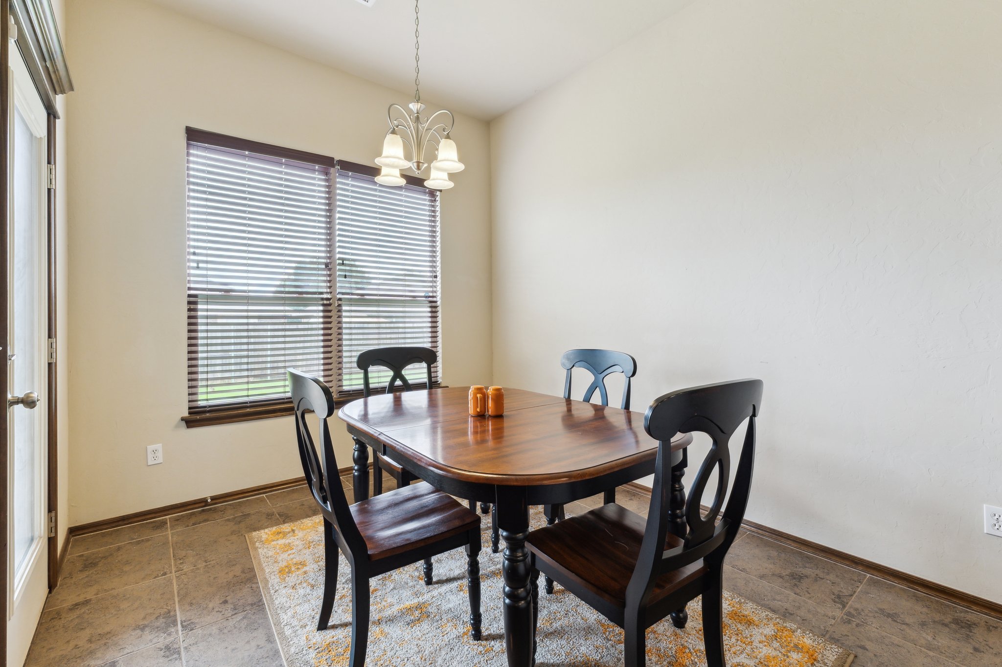 1409 Jordan Dr_011.jpg