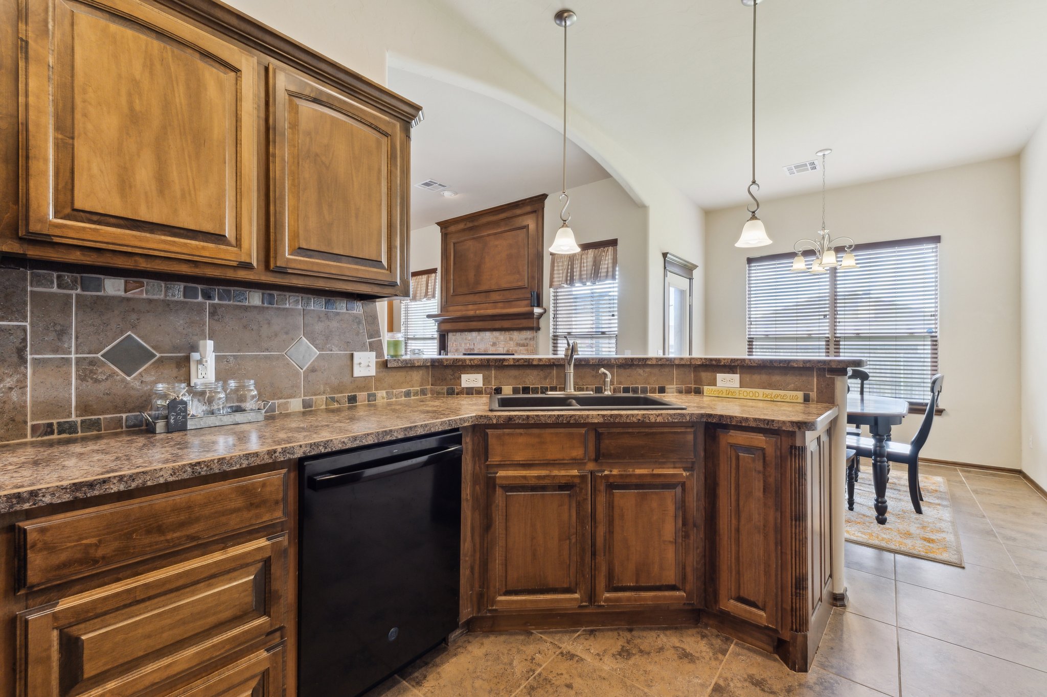 1409 Jordan Dr_020.jpg