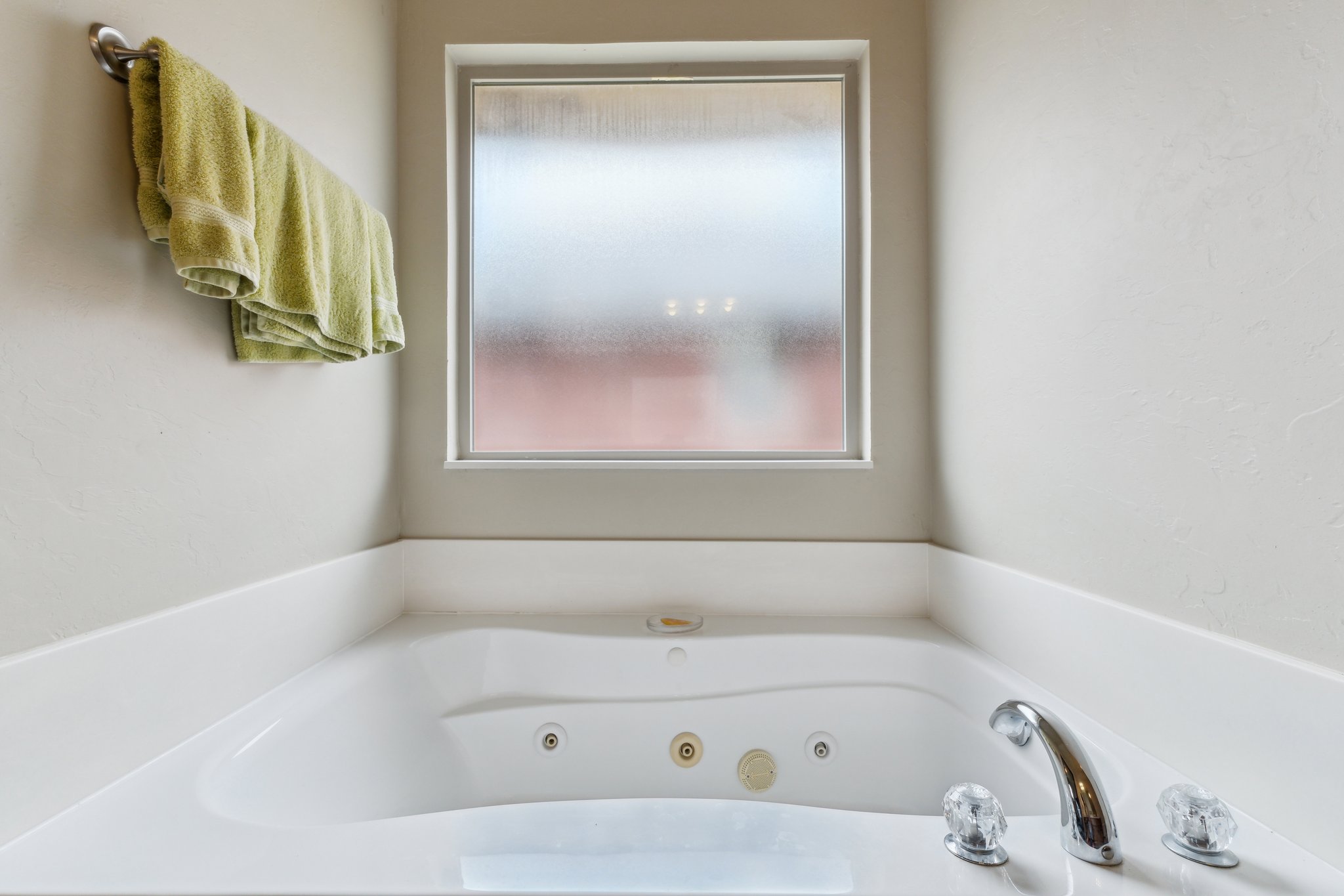 1409 Jordan Dr_025.jpg