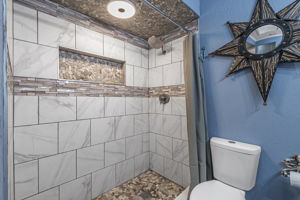  Photo 0