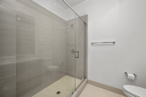  Photo 32